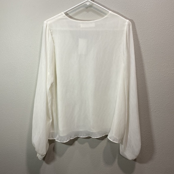 5 for $25 ASTR the Label v neck blouse long sleeve blouse white - Picture 4 of 8